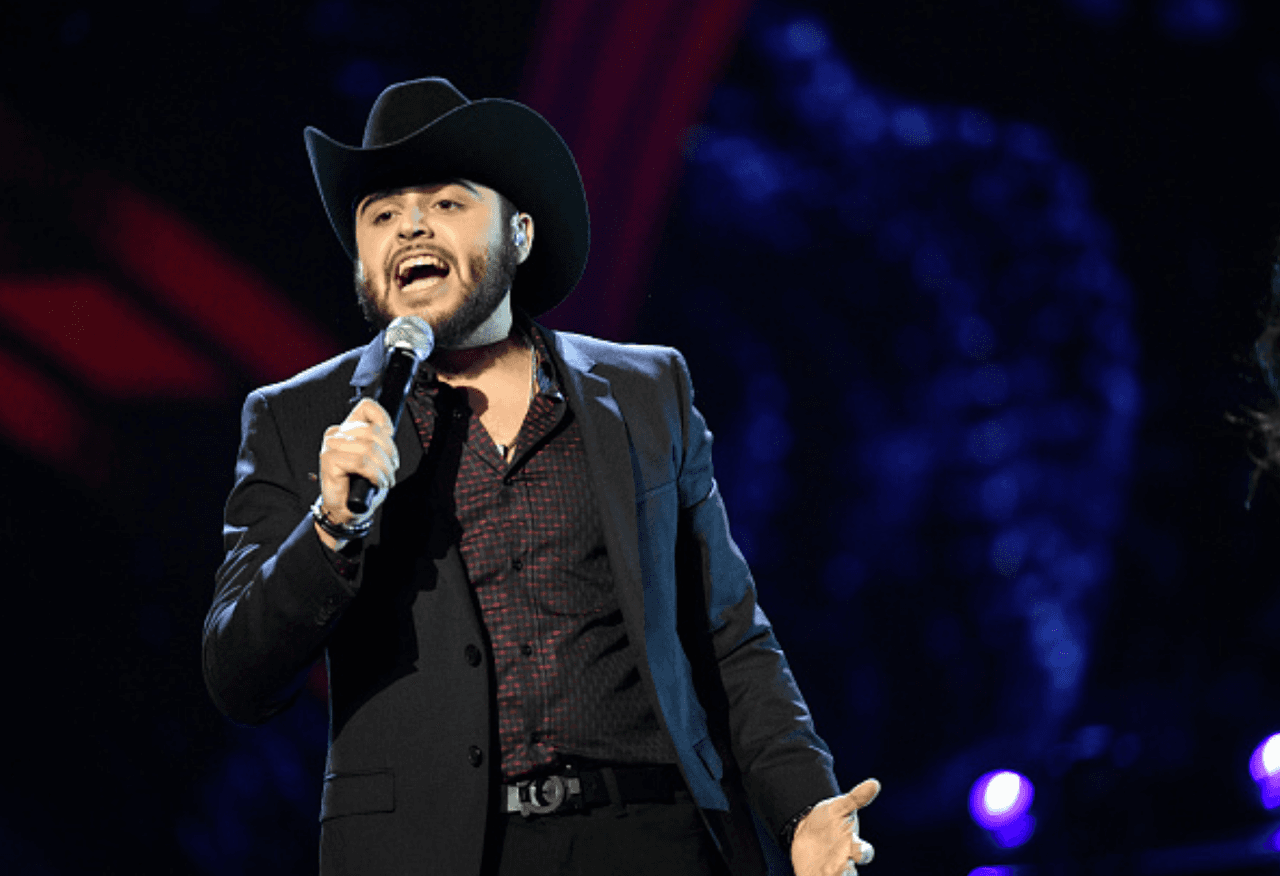 Gerardo Ortiz ya forma parte de los más grandes, y tiene 10 victorias para respaldarlo.