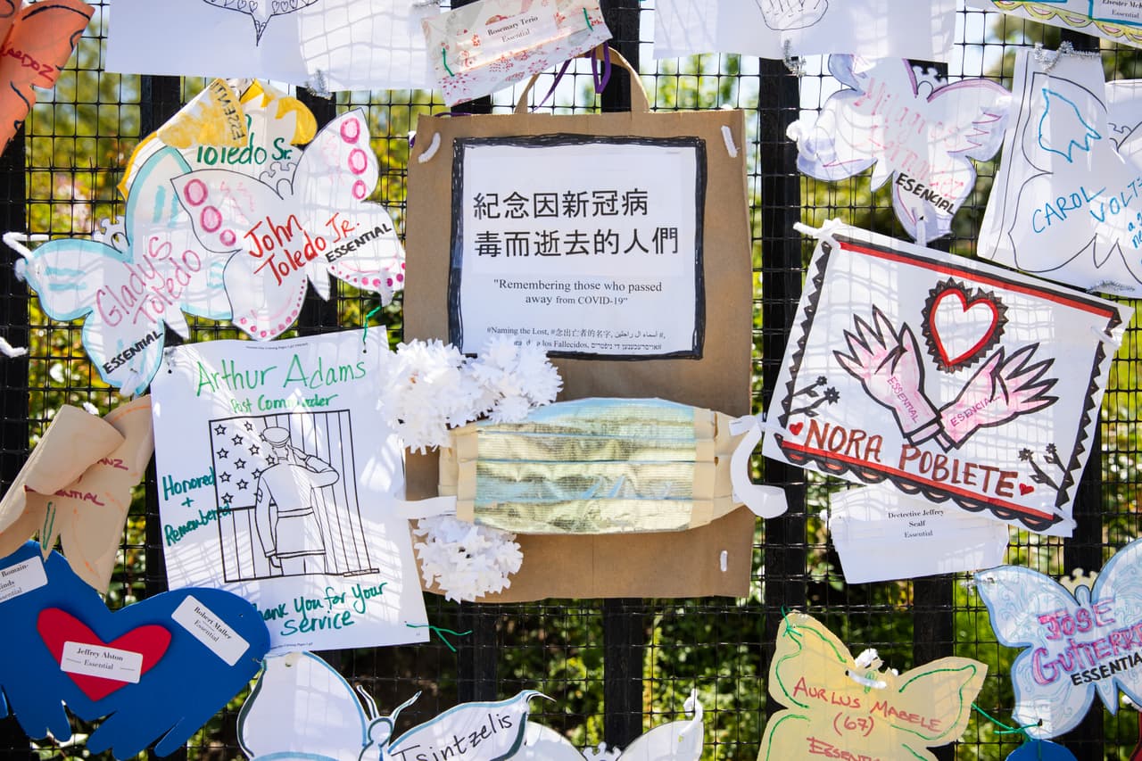 El mural en Sunset Park para recordar a las víctimas del coronavirus.