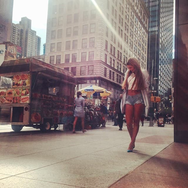 Sexy y divertida, Caro conquista en Instagram.