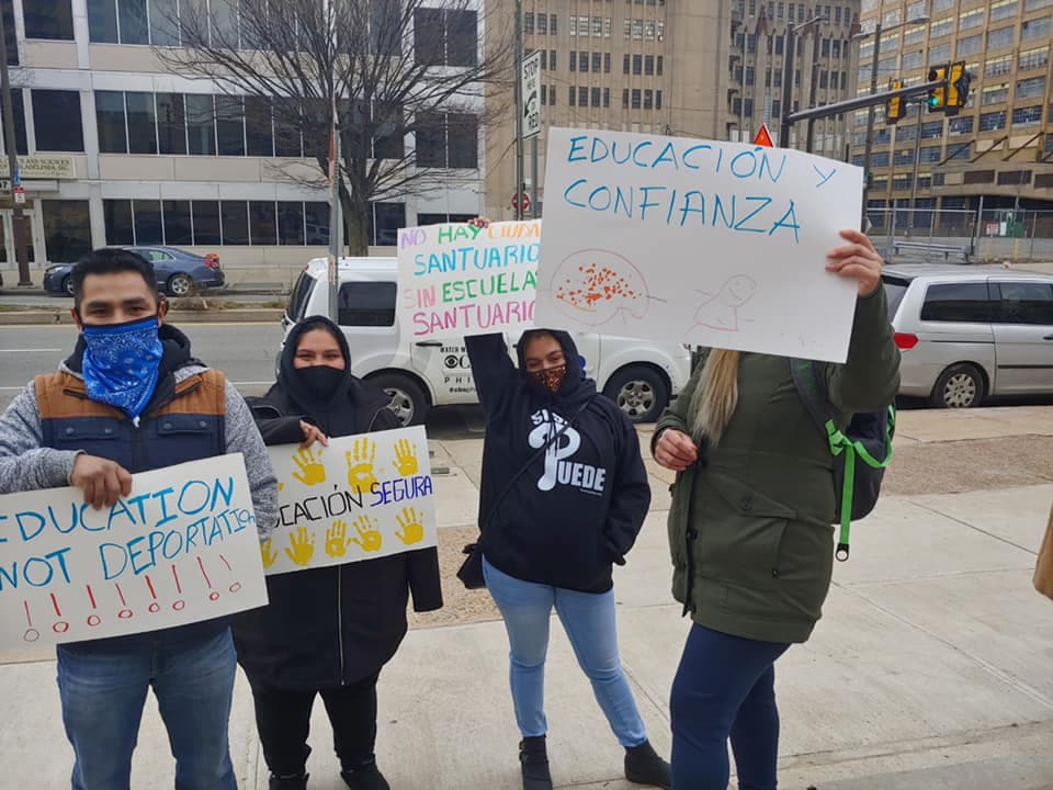 Juntos contempla edificios escolares
<a href="https://www.univision.com/local/philadelphia-wuvp/asbestos-provoca-el-cierre-de-dos-escuelas-en-filadelfia-video">libres de toxinas</a>, como el amianto, que ha sido un problema importante en las escuelas de Filadelfia.
<br>