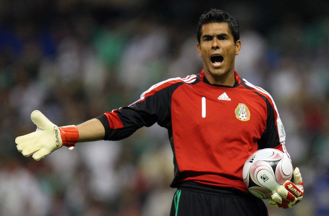 El 'arreglo' entre Oswaldo Sánchez y David Suazo en eliminatorias