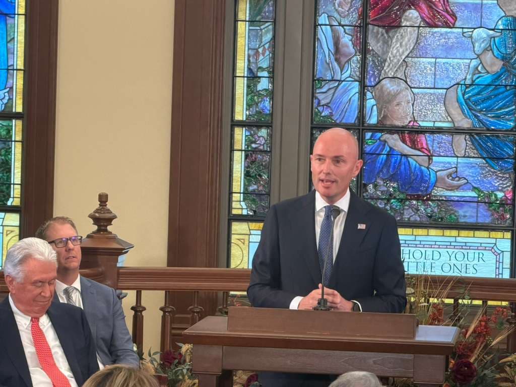 En el evento
<b>también participó el gobernador Spencer Cox, quien agradeció a la Iglesia por la preservación del templo</b>, que reviste importancia religiosa, cultural e histórica, según dijo.
