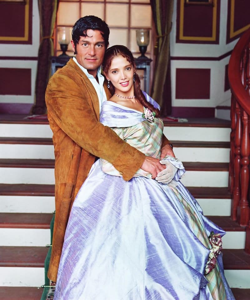 En el 2003, le llegó la oportunidad de trabajar con una de las actrices más queridas de la pantalla chica, Adela Noriega.