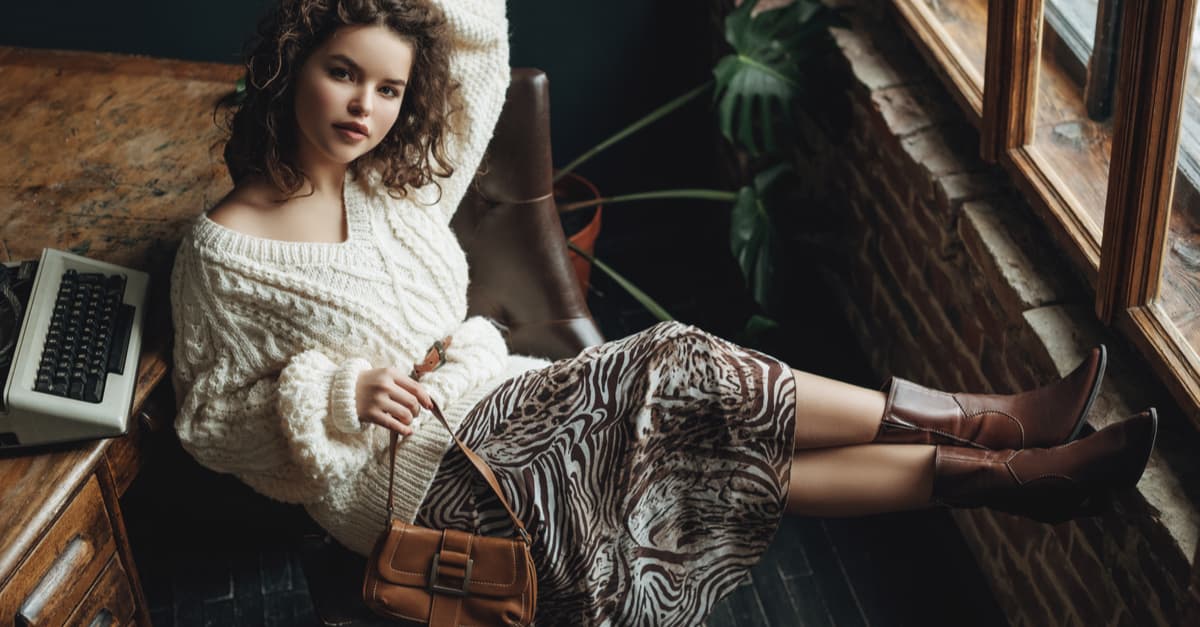 Las botas tipo cowboy se han vuelto tendencia y así puedes usarlas sin perder el estilo