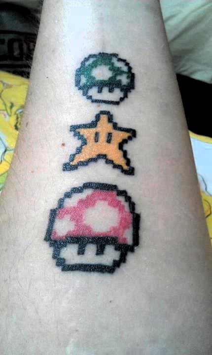 Sandra comparte su tatuaje de Mario Bros