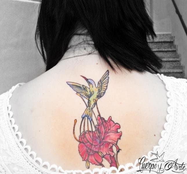 Tatuajes de colibrí: el delicado diseño de Teresa