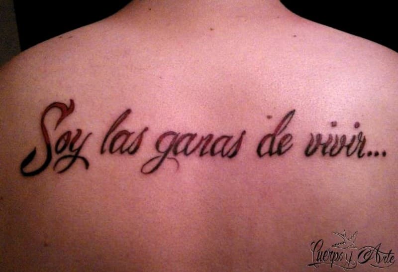 Tatuajes de frases optimistas: Luis nos enseña su diseño