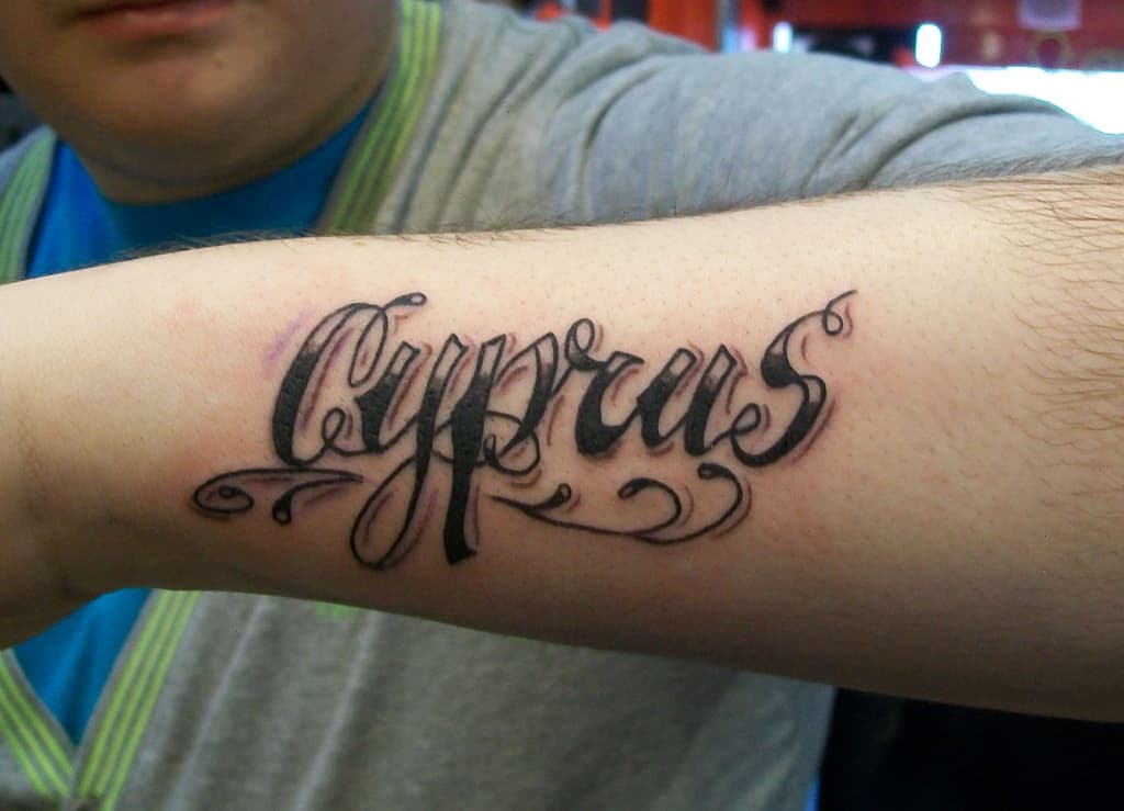 Tatuajes de letras chicanas
