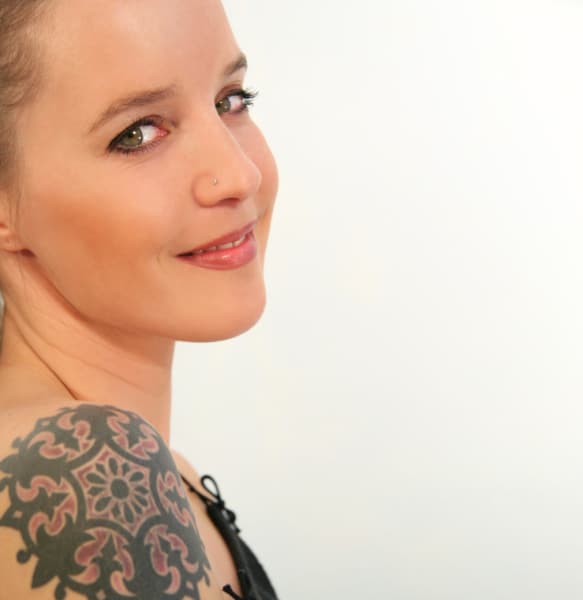 Tatuajes en el hombro para mujeres