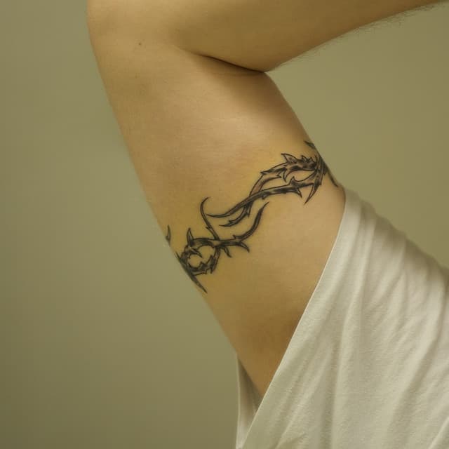 Los tatuajes/brazaletes