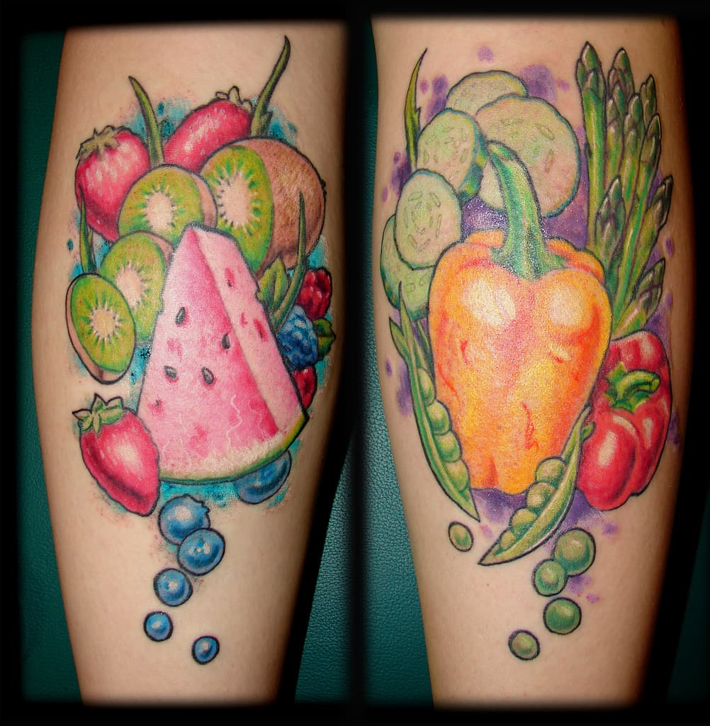 Tatuajes de frutas: color y frescura