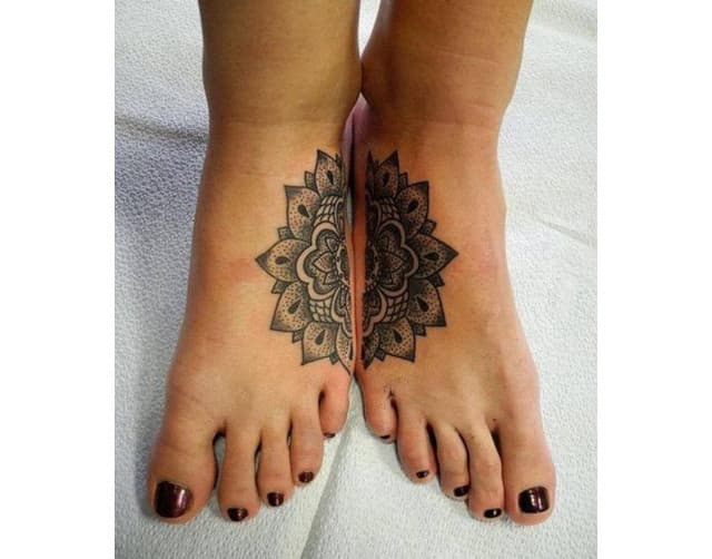 9 tatuajes de mandalas divididos muy originales