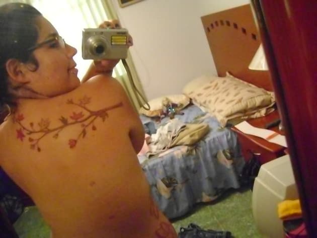 Tatuaje de enredadera con mariposas, enviado por Soraya