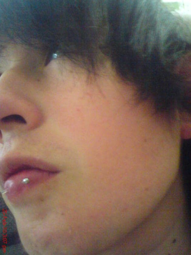 Piercing de labio, enviado por Artie