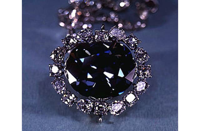 5 objetos malditos debido a sus terribles (y a veces sangrientas) historias