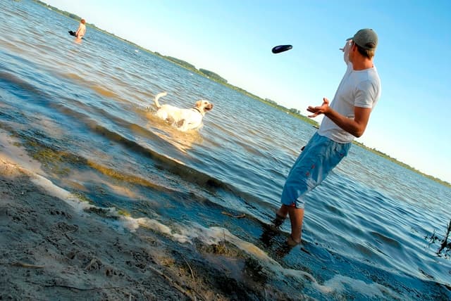 Estas son las 3 razones por las que sientes tanta hambre en la playa