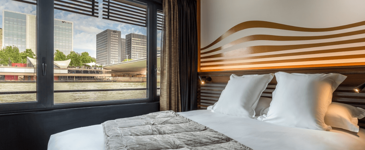 En París puedes vivir la impresionante experiencia de hospedarte en su primer hotel flotante