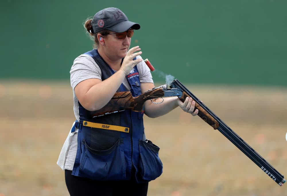 Control de armas: tiradora olímpica busca desestigmatizar el uso de armas en el deporte