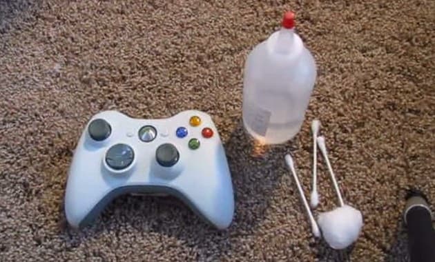 ¿Sabes cómo limpiar correctamente los controles de tus consolas de videojuegos?