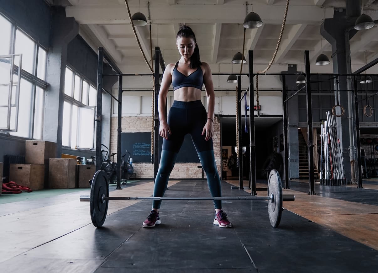 El ejercicio que no debe faltar en tu rutina de glúteo y pierna (es el más efectivo)