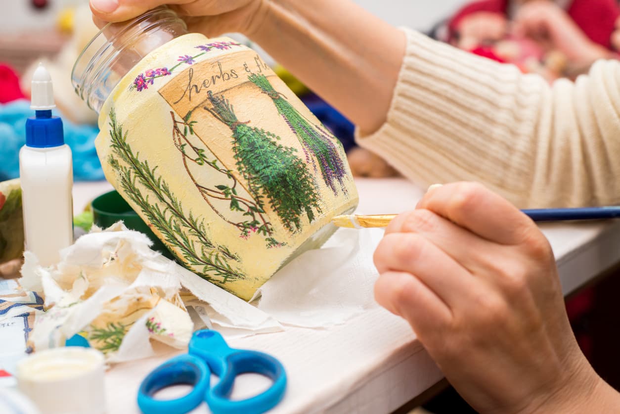 8 consejos útiles para realizar decoupage como una experta