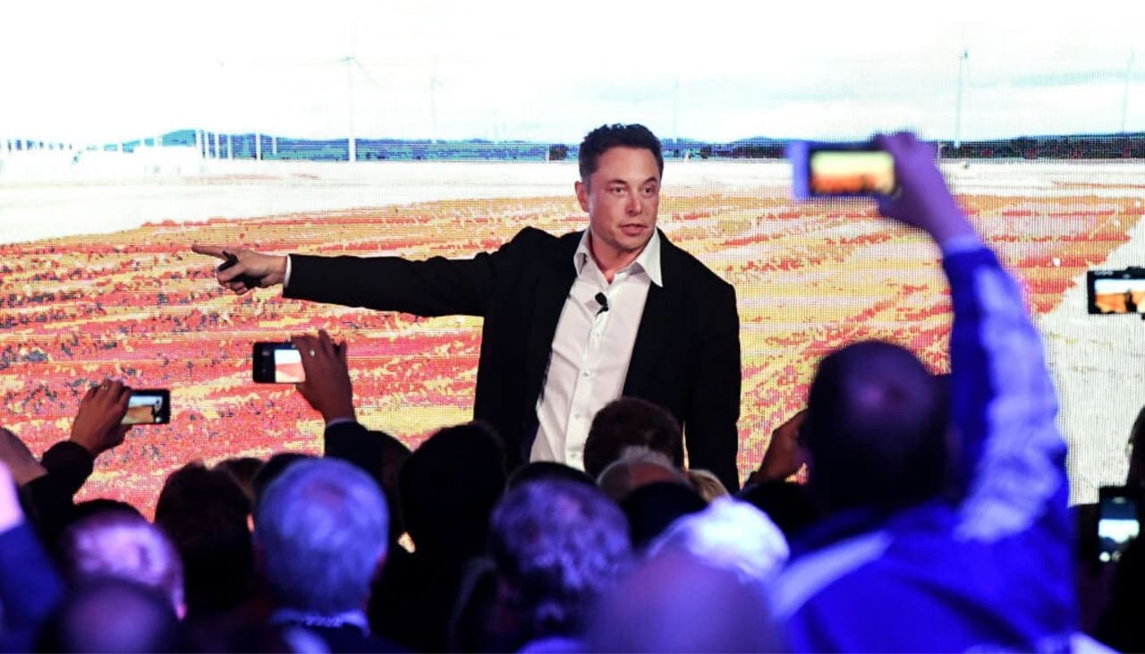 Elon Musk está vendiendo sus casas y sus motivos son muy sospechosos