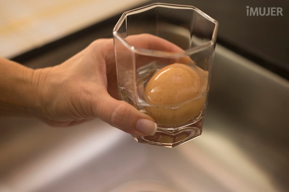 Descubre este truco para pelar un huevo cocido de la forma más sencilla