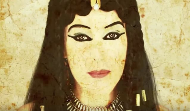 5 mil años de tendencias de maquillaje ¡en 7 minutos!