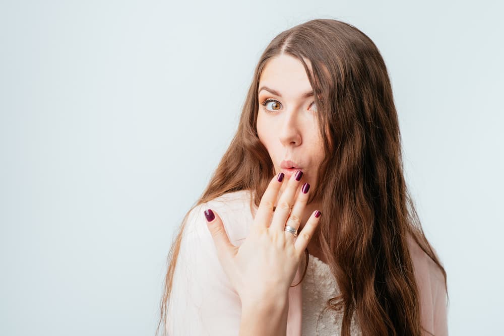 ¡AYUDA! Tengo 25 y ACNÉ, ¿a qué se debe y cómo lo elimino?