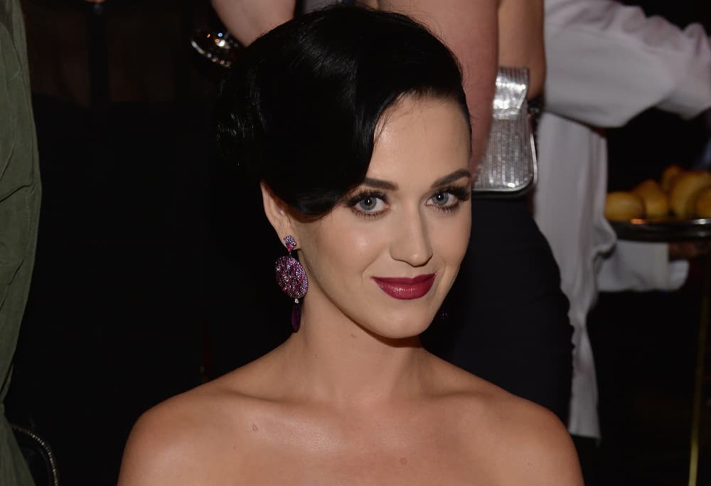 Robert Pattinson y Katy Perry cantando karaoke en el 2008