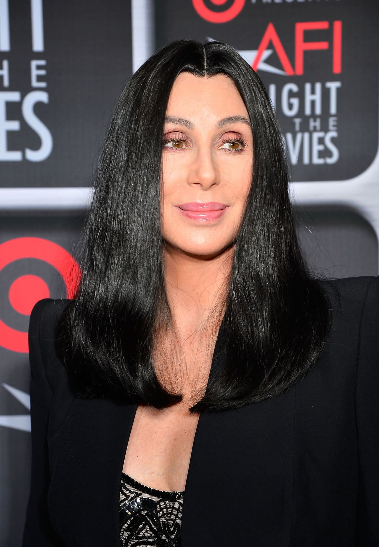 Cher presenta su nuevo álbum: Closer To the Truth