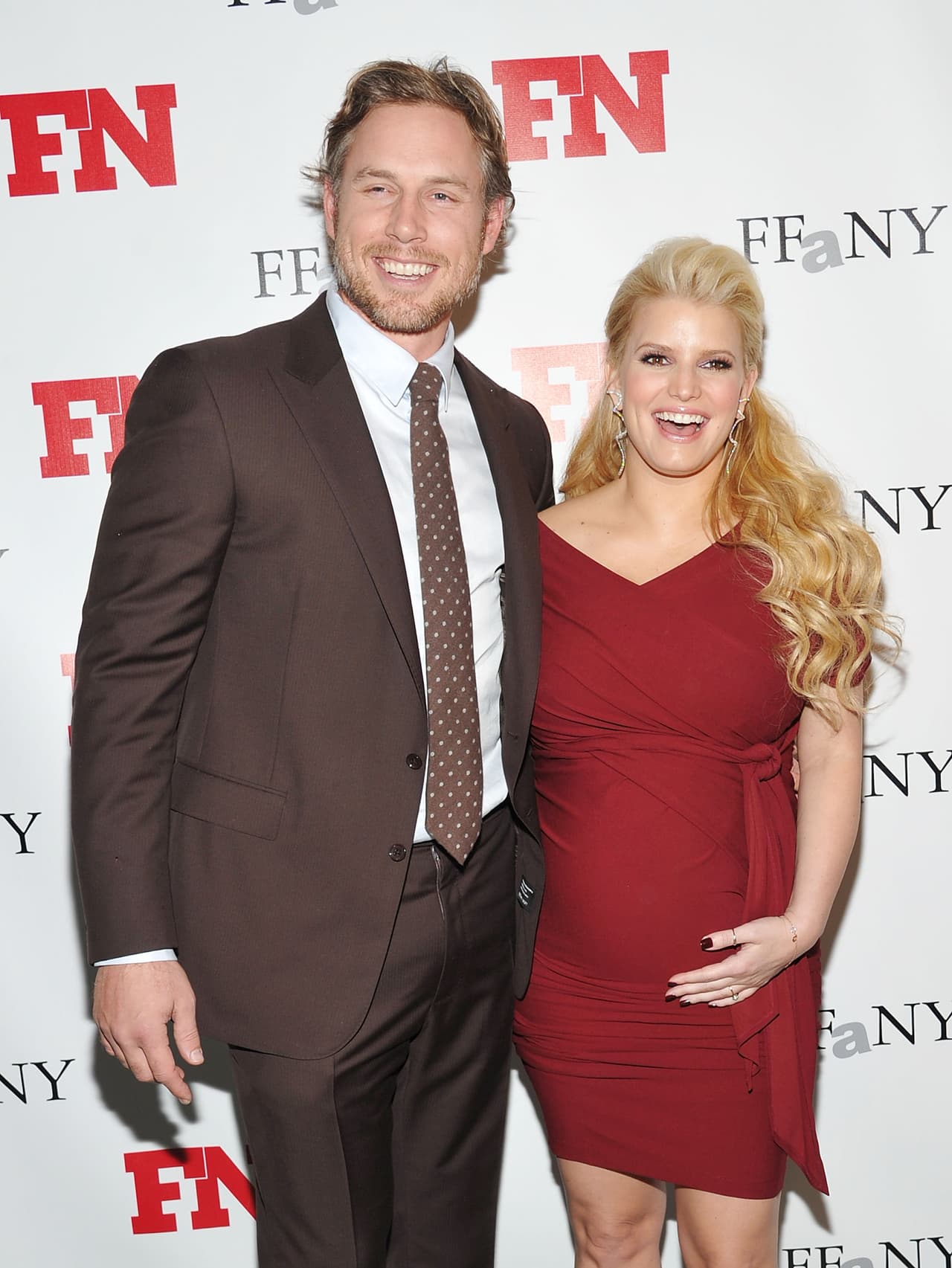 Jessica Simpson se comprometió con Eric Johnson