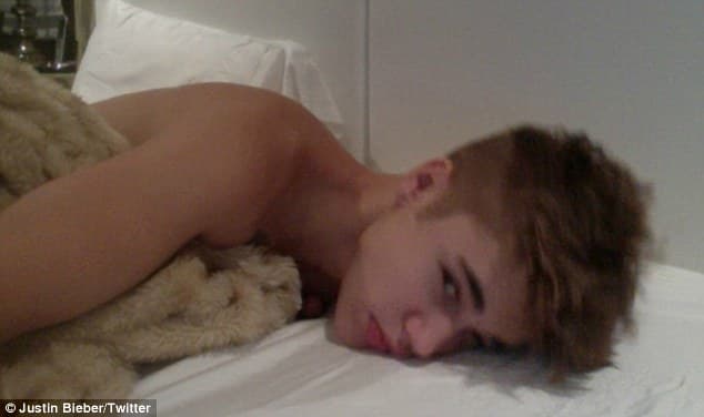 Justin Bieber estrena nuevo tatuaje