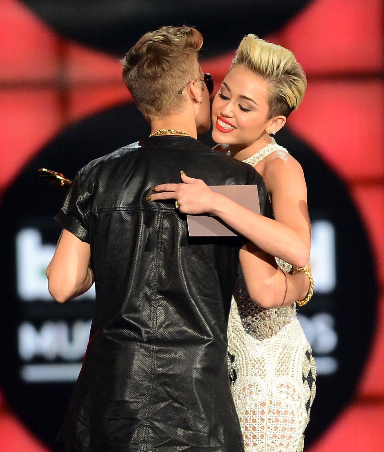 Justin Bieber y Miley Cyrus estrenan "Twerk"