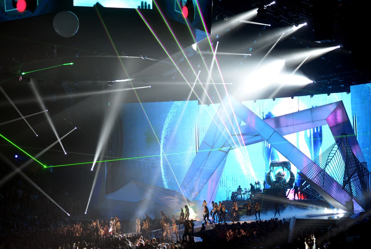 Polémica por un beso entre Rihanna y Chris Brown