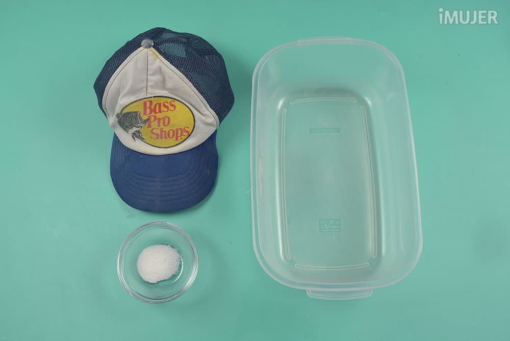 Cómo lavar un sombrero sin deformarlo