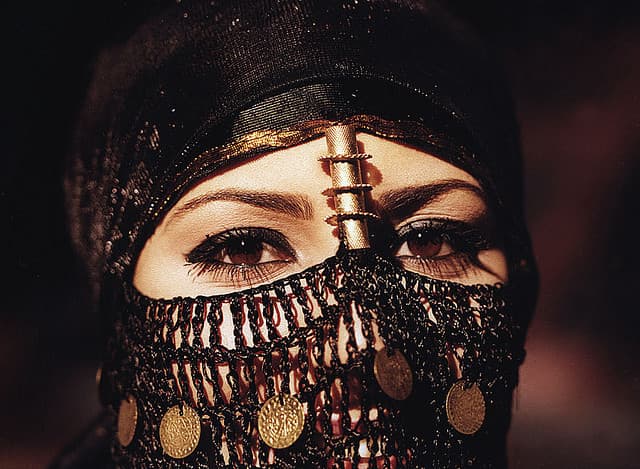 ¡INCREÍBLE! 8 estándares de belleza en el MUNDO que te dejarán boquiabierta