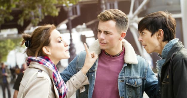 5 consejos útiles para ayudar a alguien que está siendo acosado sexualmente