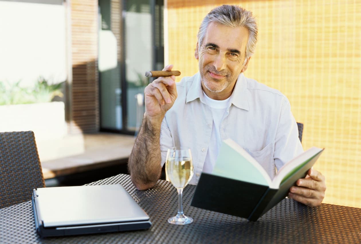 Cómo maridar vinos y cigarros