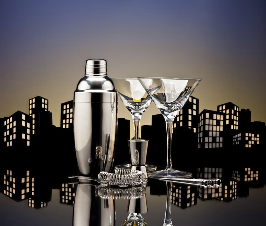 Con estos 5 tips de bartenders todos admirarán tu forma de preparar tragos