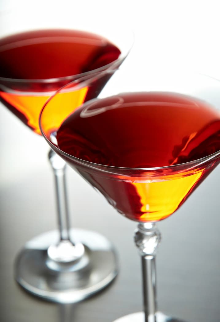 Cómo preparar el cóctel Sangre y Arena