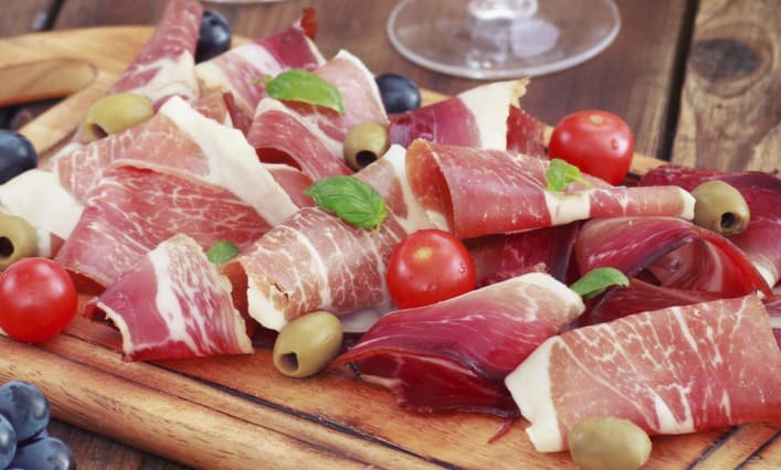 Guía para el maridaje de vinos con embutidos