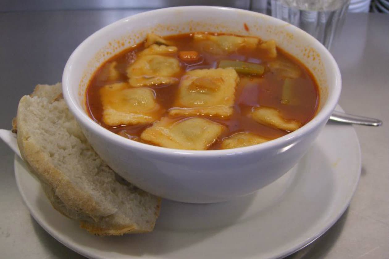 Sopa de raviolis