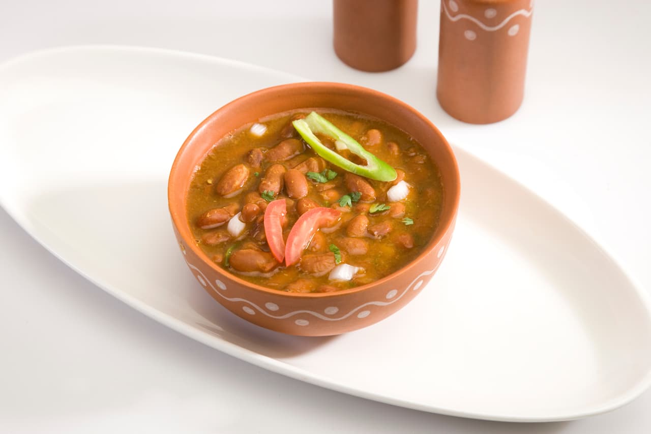 Caldo de frijoles rojos al curry