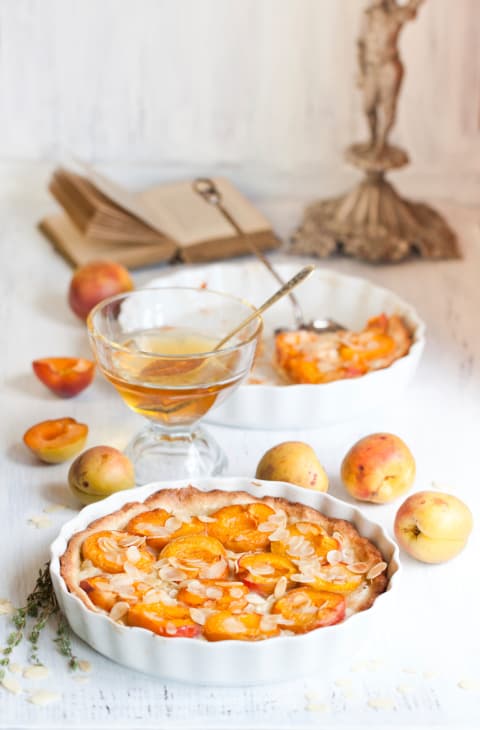 Deliciosa tarta de albaricoque y almendras