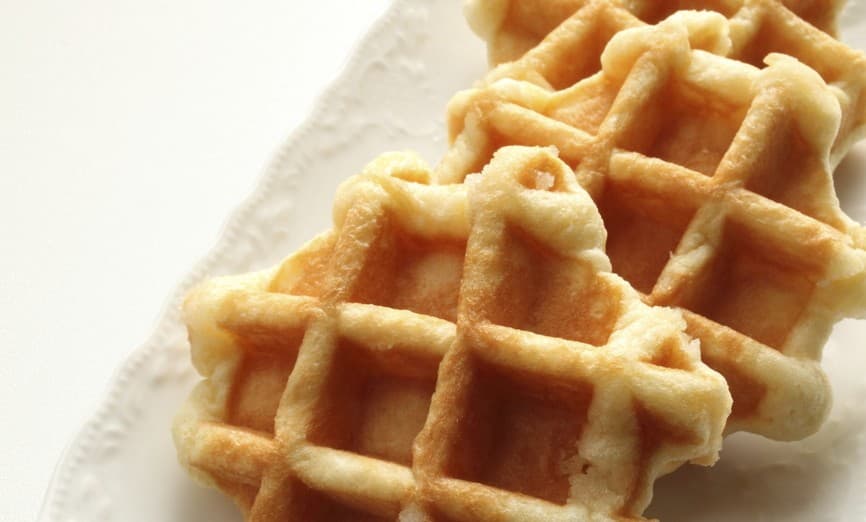 Deliciosas patatas preparadas en una waflera