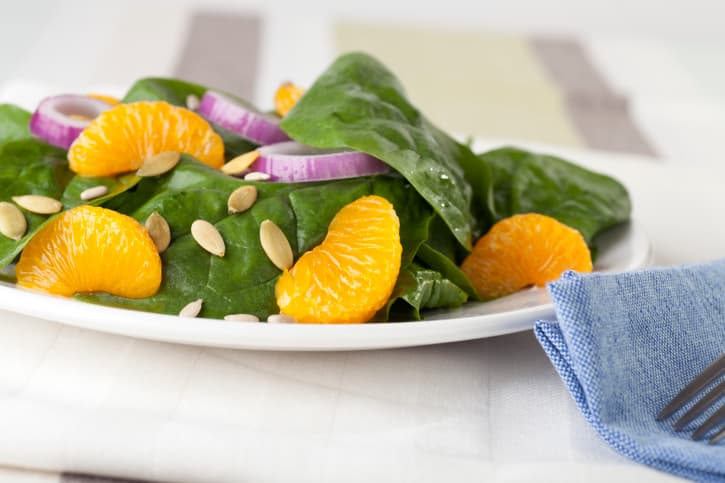 No vas a poder resistirte a estas originales recetas de ensaladas agridulces