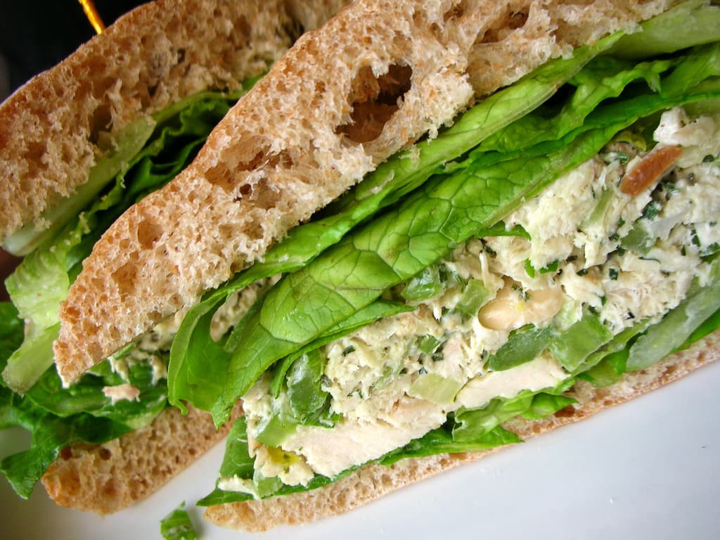 Rápido sándwich de pollo