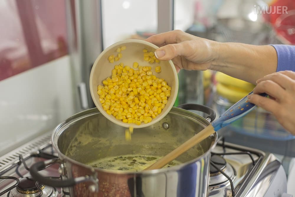 Deliciosa sopa de maíz muy fácil de hacer