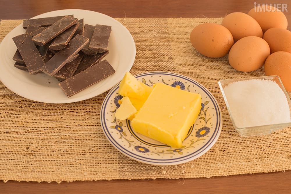 Torta de chocolate con 4 ingredientes